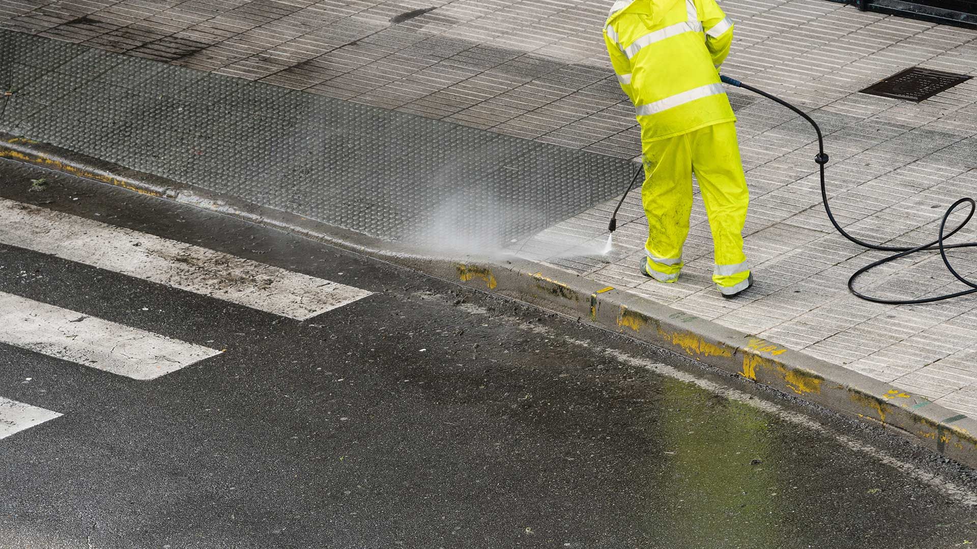 pressure-wash-driveway-1920w